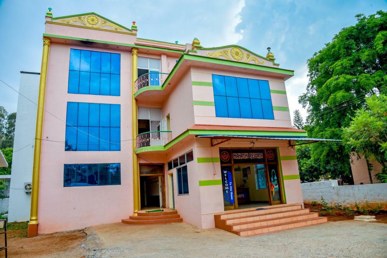 Mahathi Resort And Spa Yelagiri Exterior foto